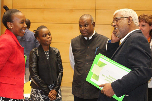MEC-Pillays-heart-to-heart-with-Public-Works-interns_11