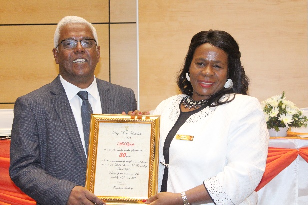 MEC_astonished_by_the_loyalty_and_hard_work_of_public_works_employees_4