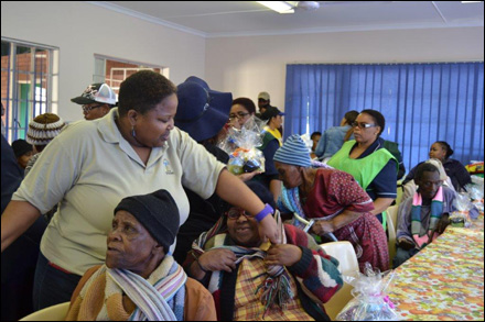 Mandela-Day-Emuseni-Old-Aged-Home-2016_38